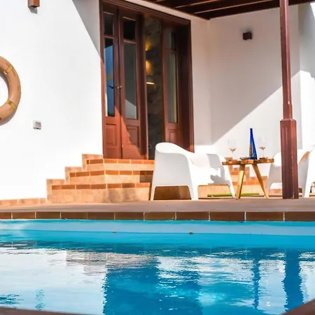 Agradable Y Familiar Con Piscina Casa Inima Villa